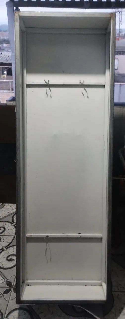 Estrutura de metal com fundo resistente para placa comercial.  - Foto 2