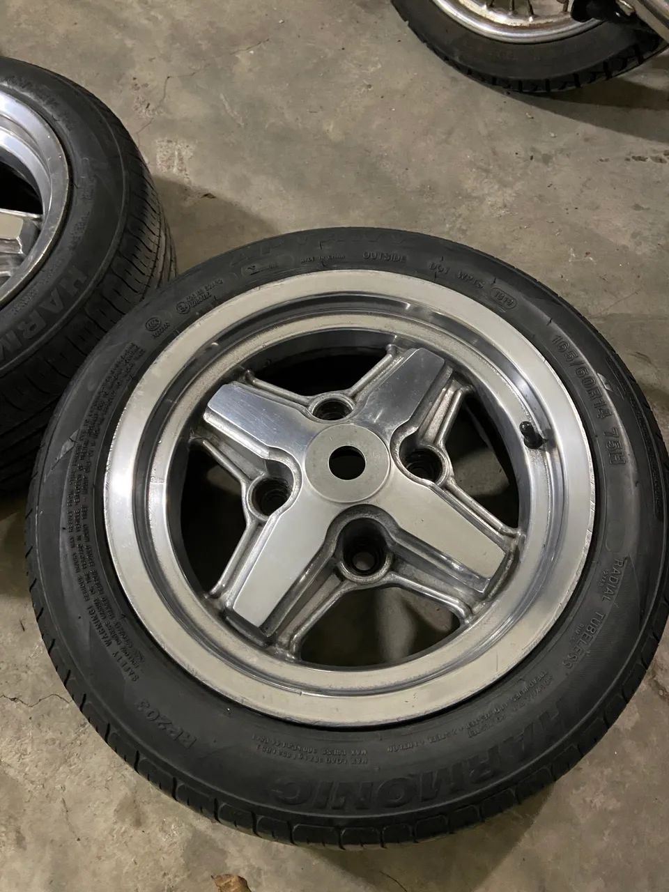 Rodas Cruz de Malta e Pneus - Foto 4