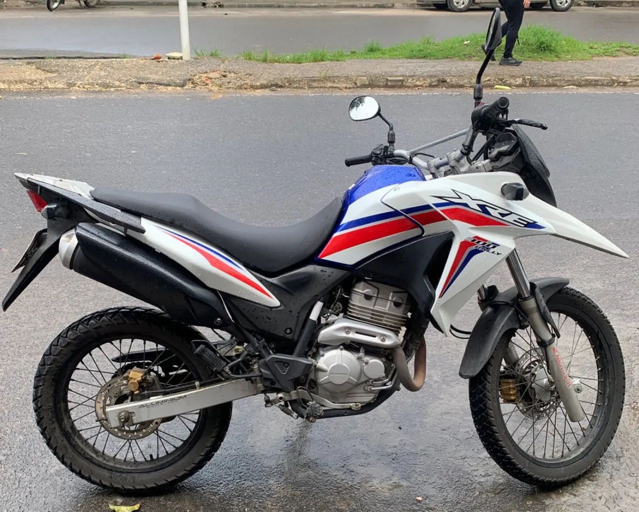 XRE 300 RALLY