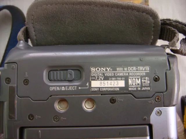 Filmadora Sony Dcr - Trv 19 Usada Defeito cod. P-72 - Foto 4