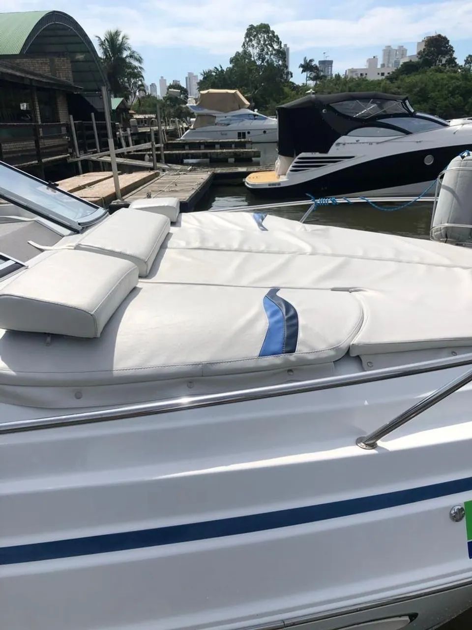 Lancha Chris Craft, motor Volvo 300hp - 2010 - Foto 6