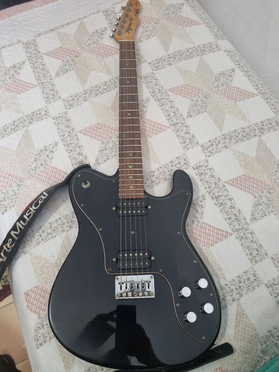 Tagima T-850 Guitar