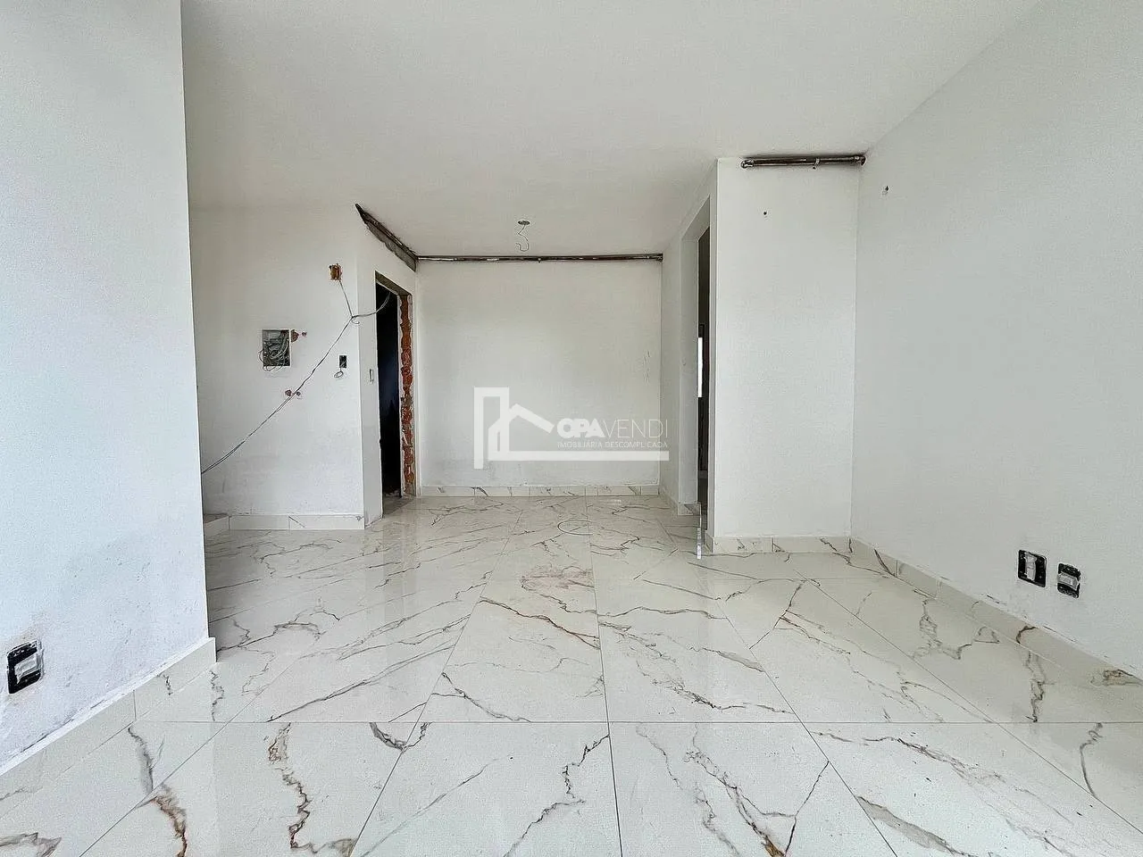 Apartamento em Obras - BH - Heliópolis - 3 Quartos (1 Suíte) - Varanda - 1 Vaga - Elevador
