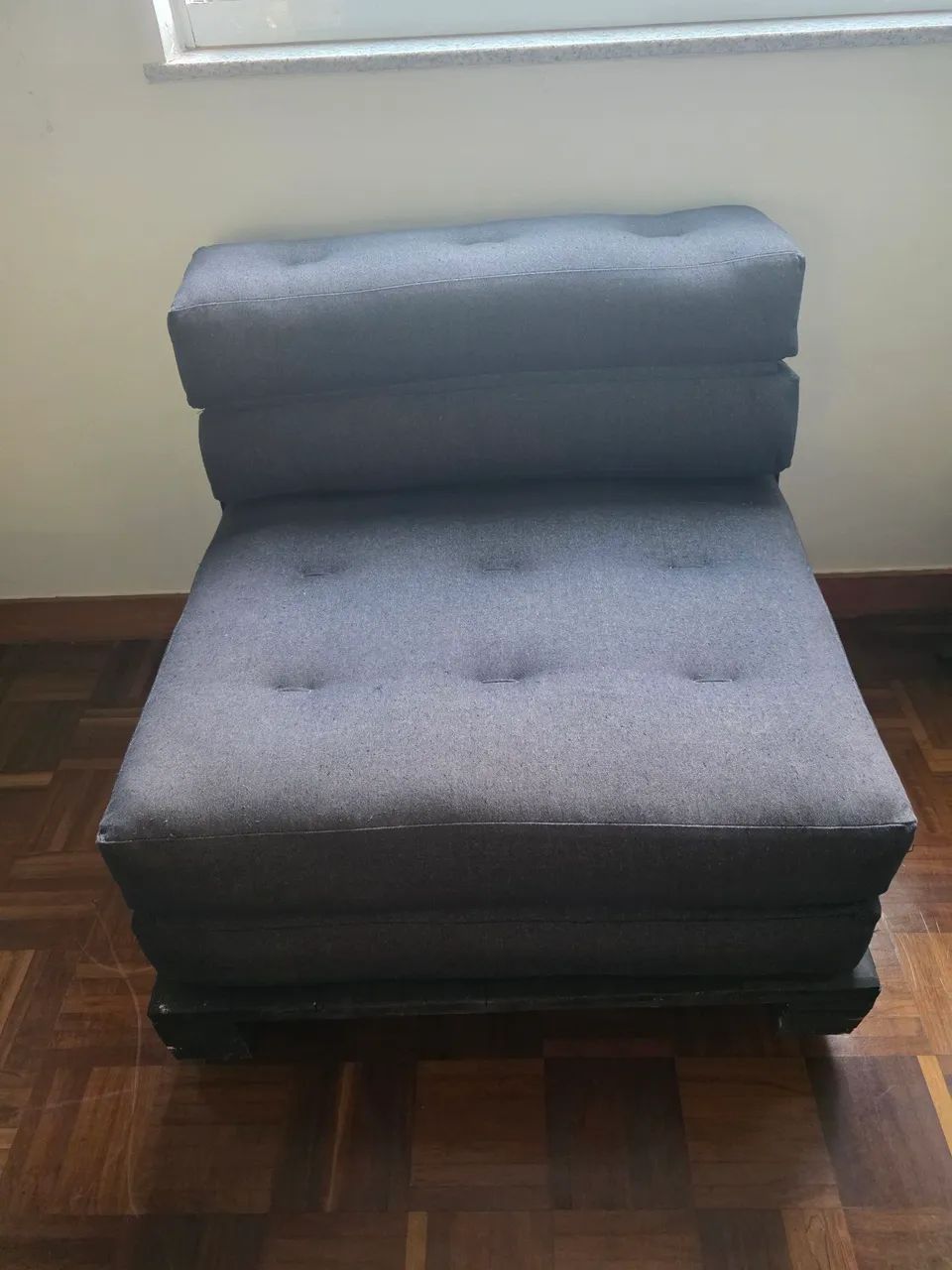 Poltrona Futon cor azul jeans. Solteiro. Sem uso. 