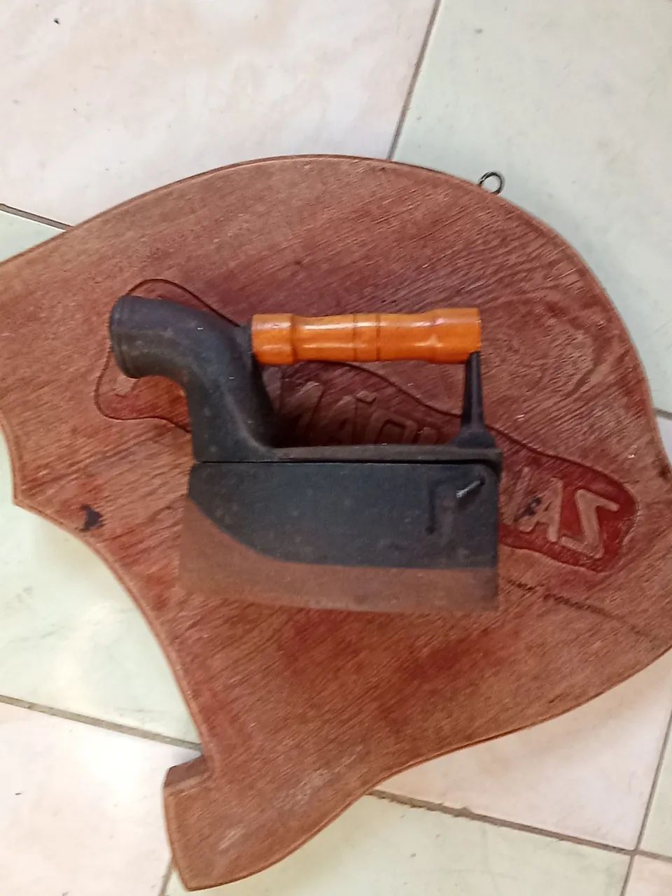 Ferro de passar roupa antigo  - Foto 2