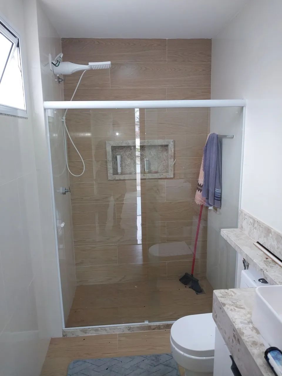 Shower enclosure64330444539779123