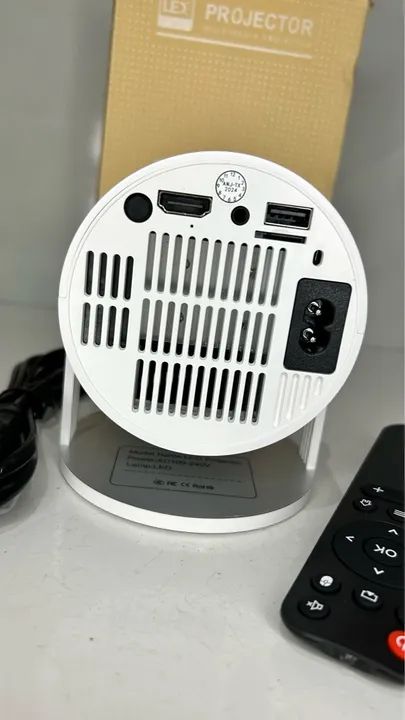 Projetor HY300 Novo na Caixa  - Foto 2