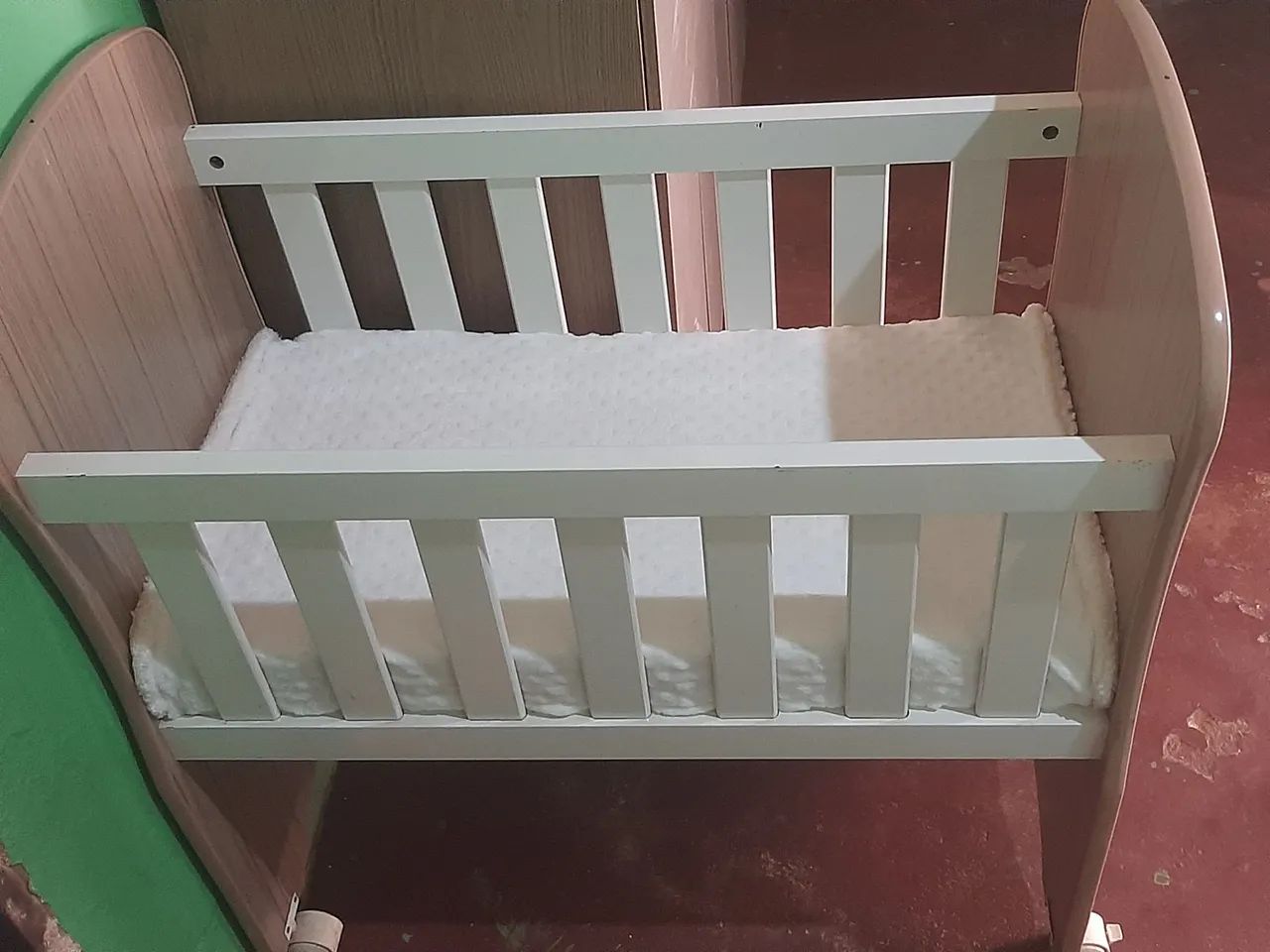 Mini crib64961604481794120