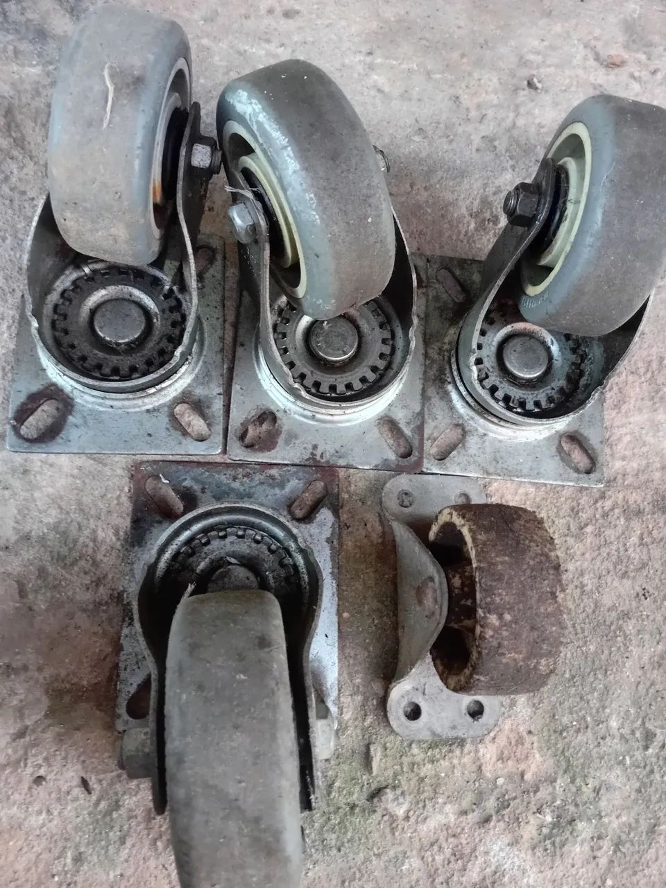 Vendo rodas de carrinho mercado - Foto 2