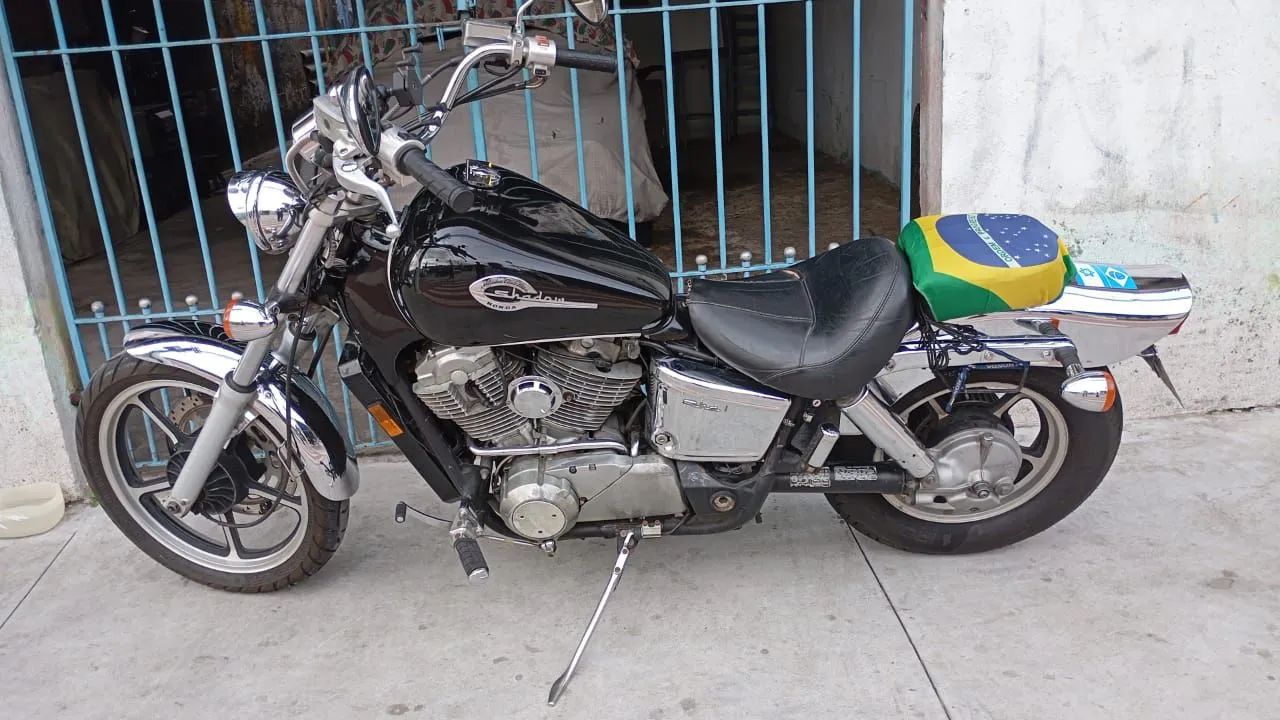Shadow VT 1100cc americana 27.000 milhas