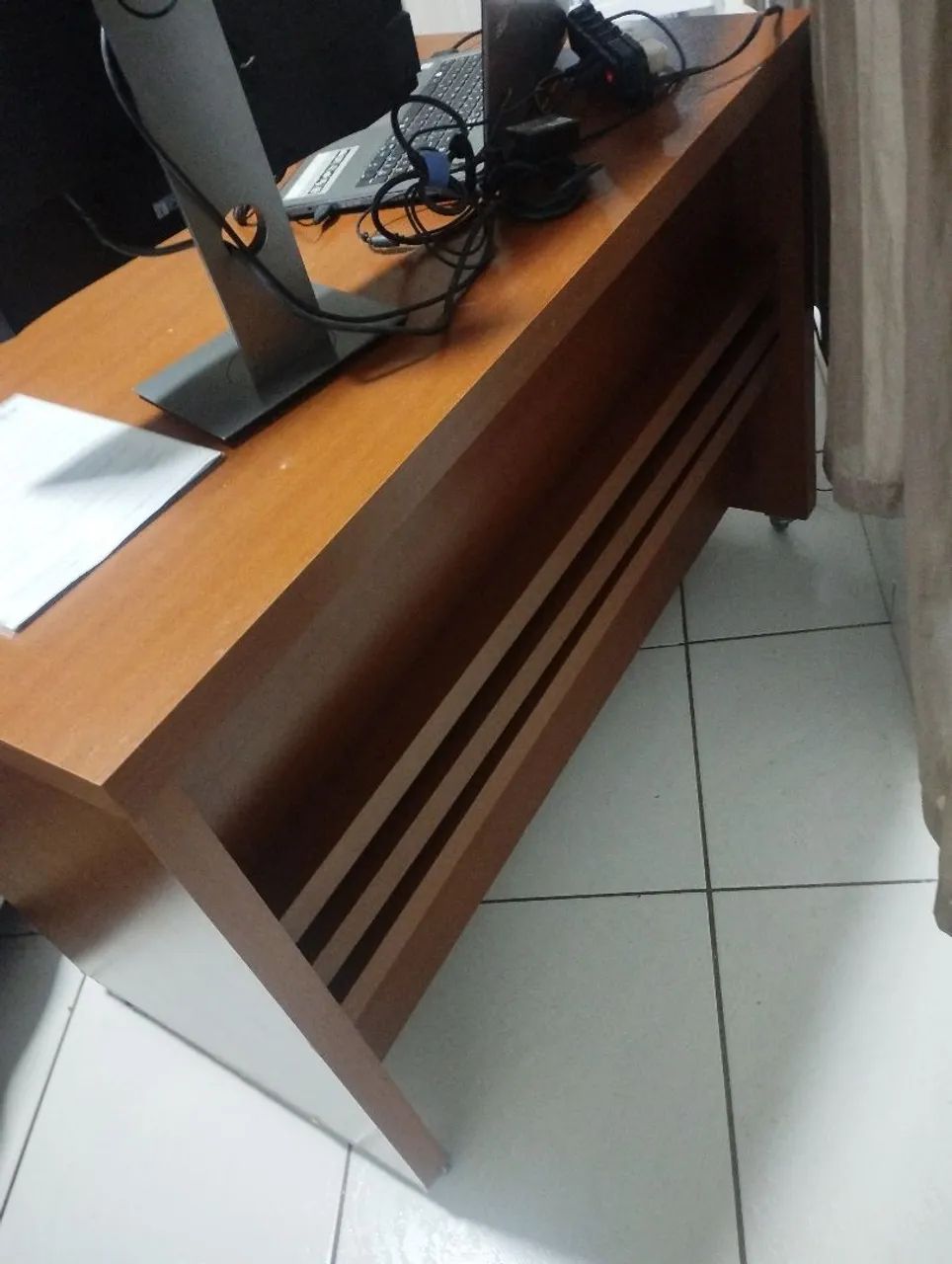 Escrivaninha em MDF mogno - Foto 2