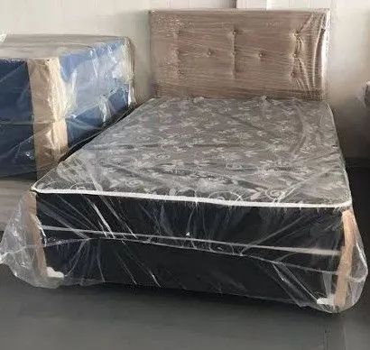 Camas box novas e com colchão conjugado.
