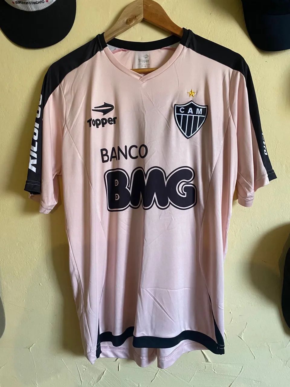 Camisa Atlético raridade no rosa 