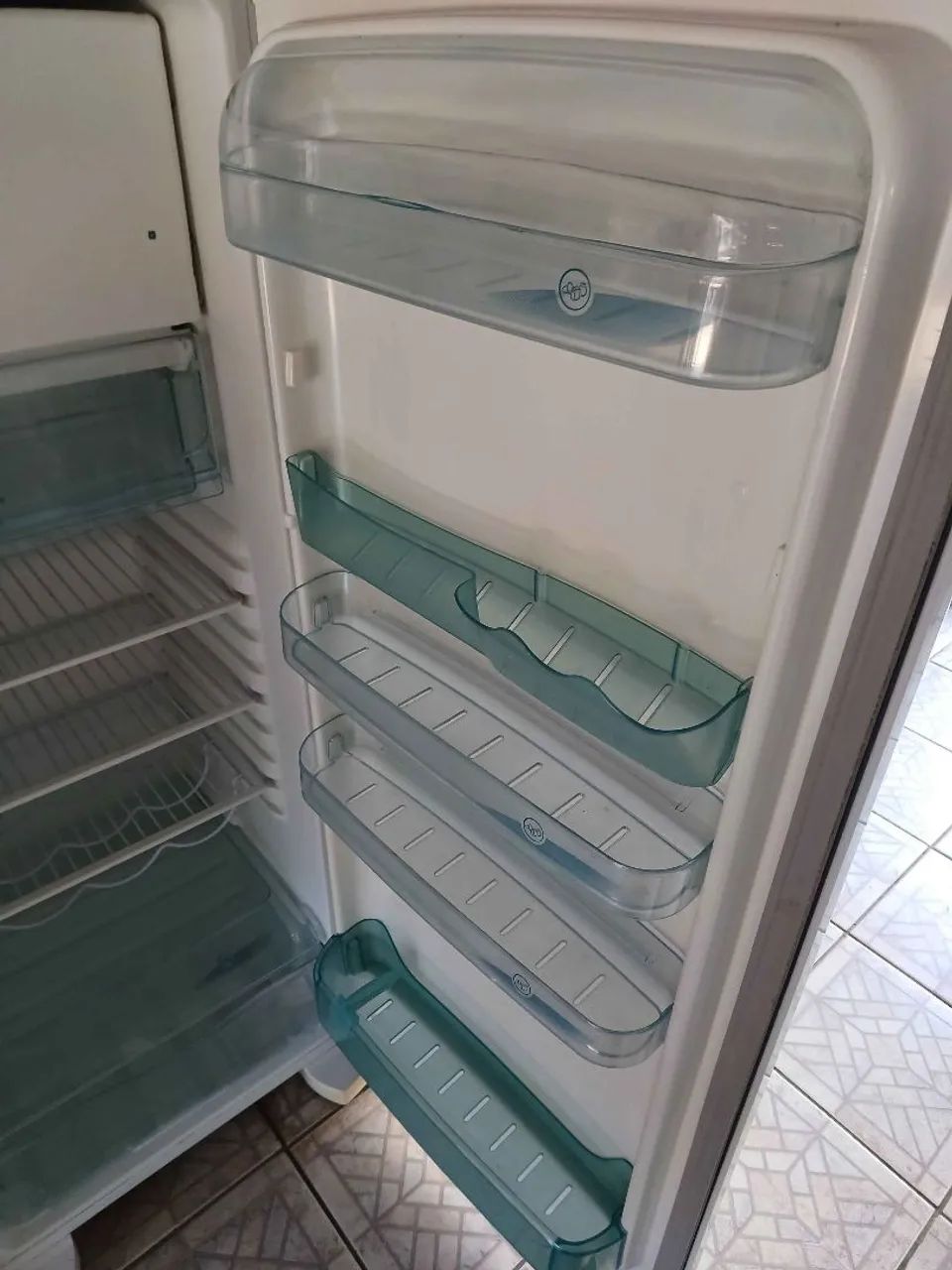 Geladeira Electrolux Degelo Mágico RDE 32 Super + Entrega grátis em Sorocaba - Foto 4