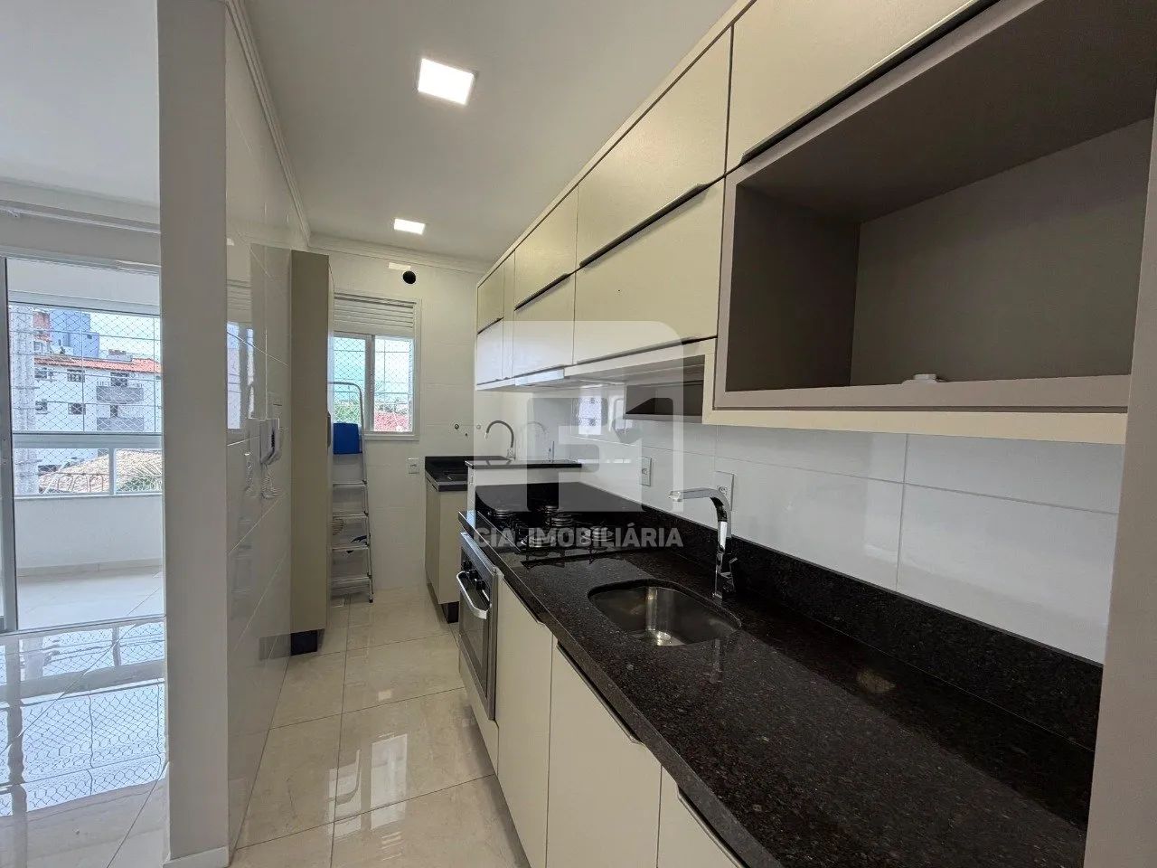 Apartamento 2 quartos semi mobiliado nos Ingleses - Foto 4