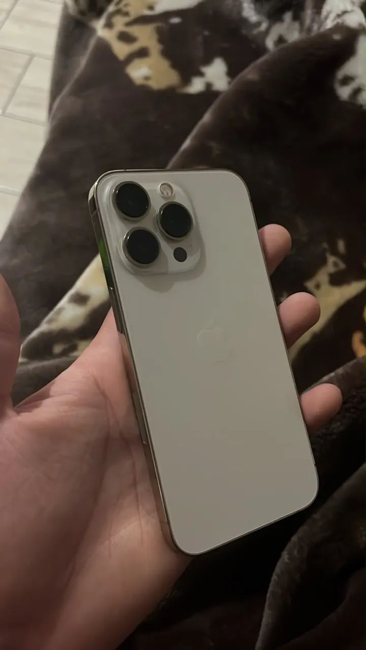 iPhone 13 Pro Dourado  - Foto 3