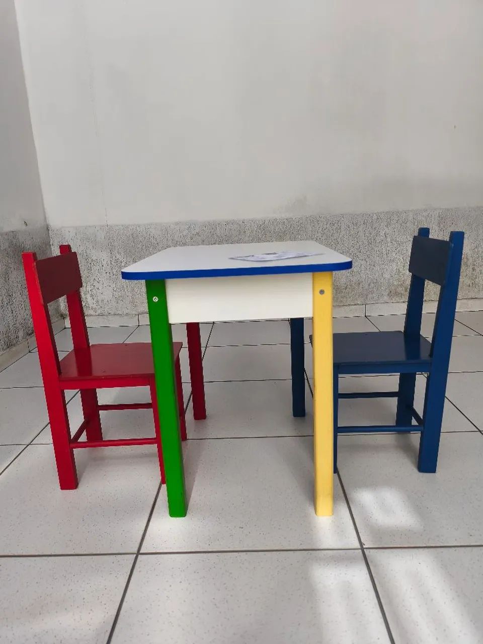 Mesa e cadeiras infantil MDF/madeira  - Foto 3