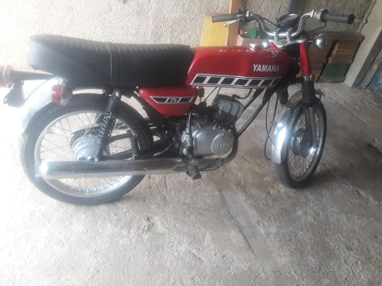 Yamaha RD75 desmontada
