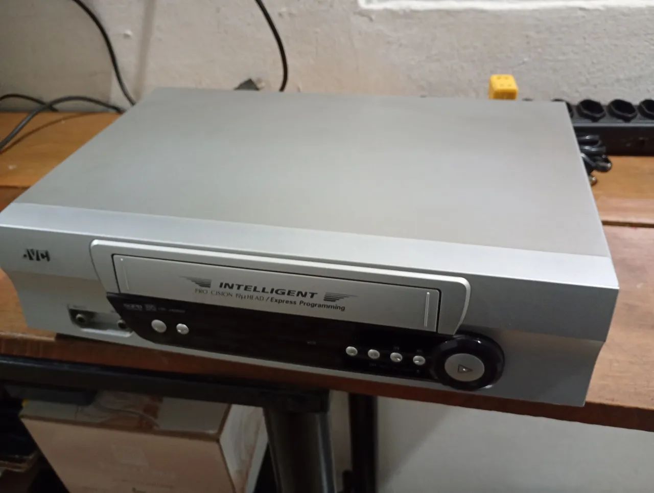 Vídeo cassete JVC mono sem controle - Foto 4