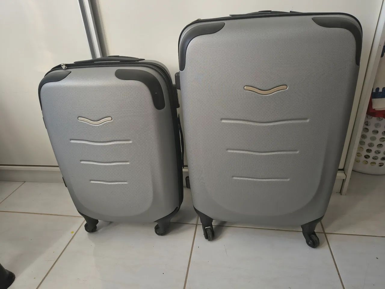 Kit de malas espaçosas. Usadas 1 vez. 