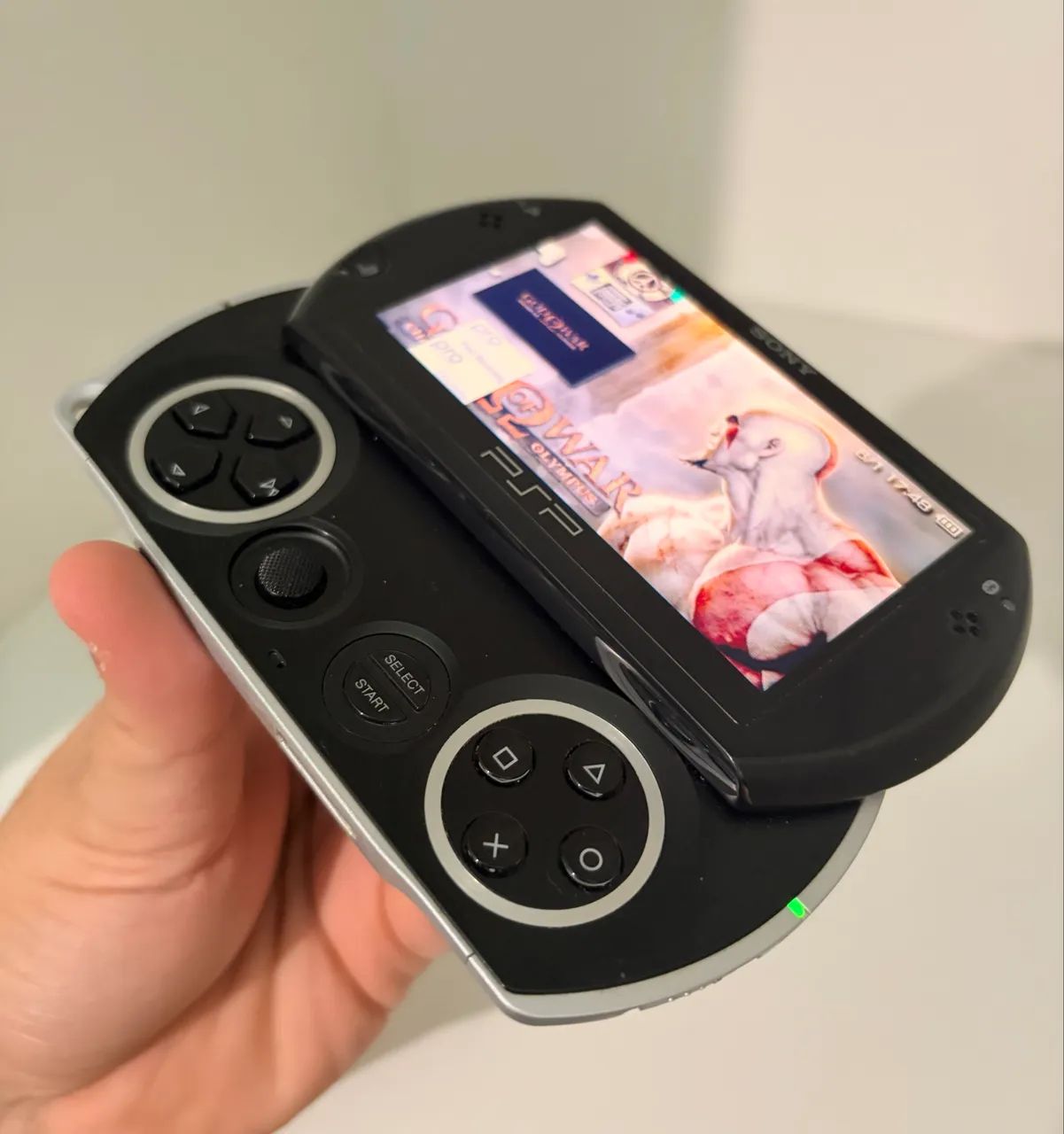 PSP Go Extremamente Bem Conservado!!! - Foto 3