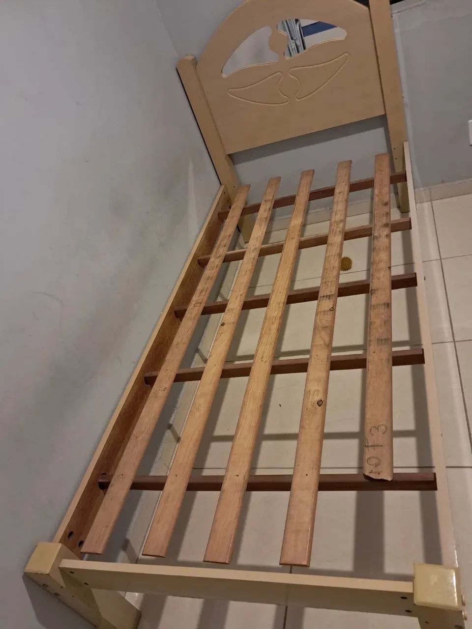 Cama de solteiro madeira maciça com colchão  - Foto 4