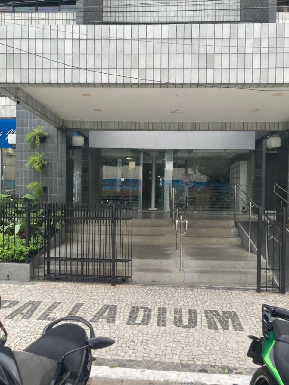 Alugo Sala Comercial Ed. Palladium Center
