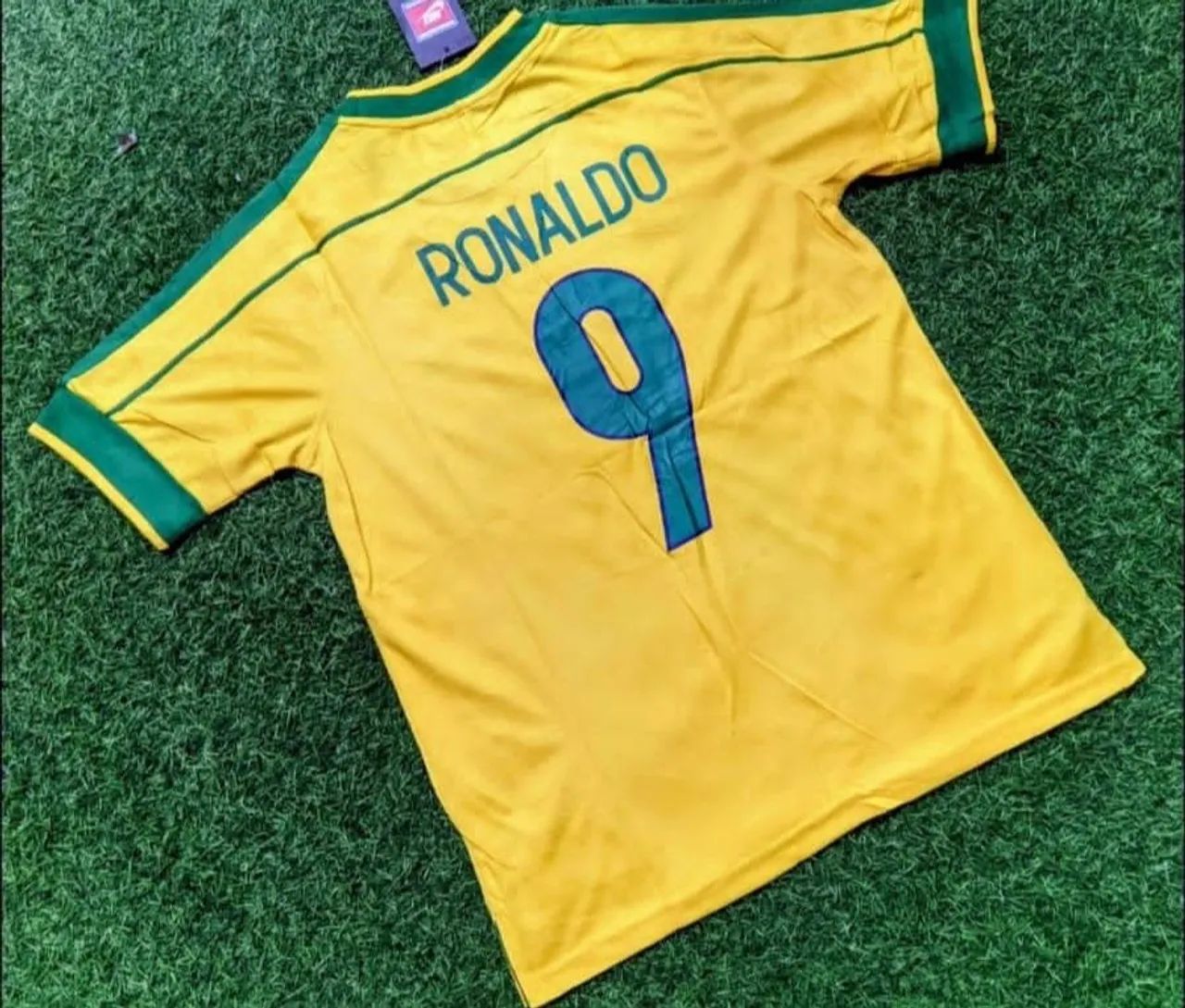 Camisa Brasil Retrô Copa 1998 Ronaldo 9 NIKE modelo torcedor  - Foto 2