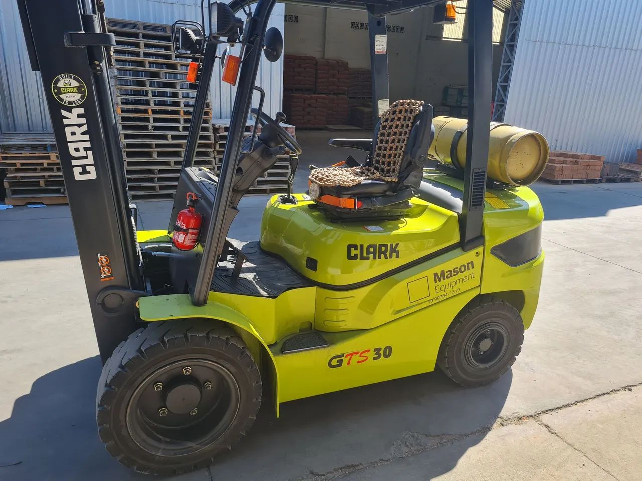 Empilhadeira Clark GTS30L 2021
