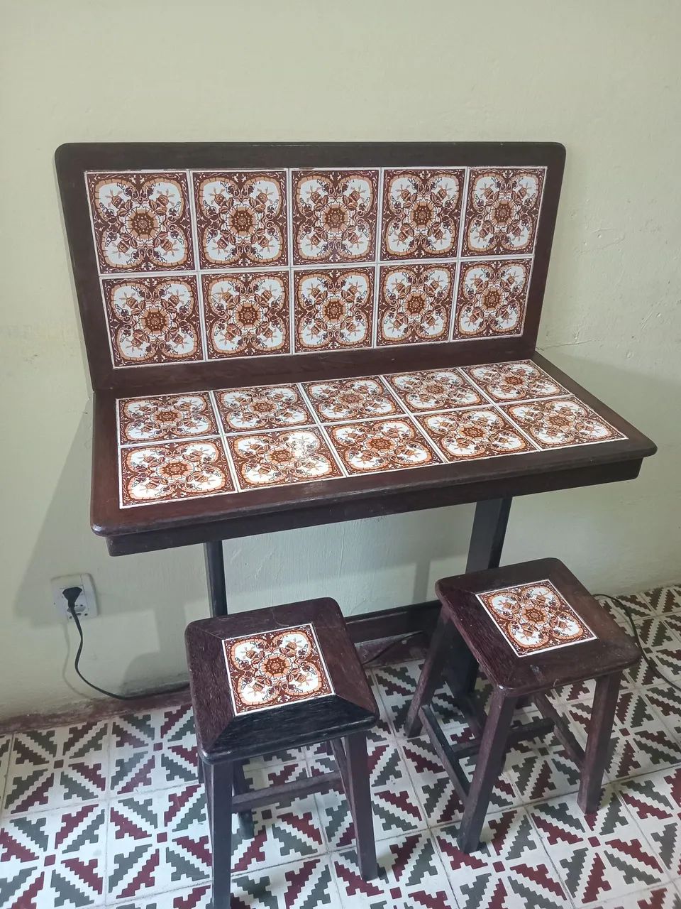 Mesa de madeira de lei  dobrável com azulejoss  - Foto 2