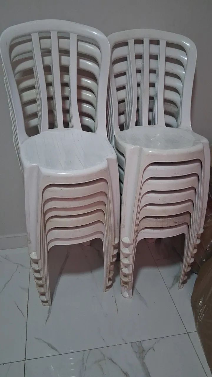 Mesas e cadeiras plastico