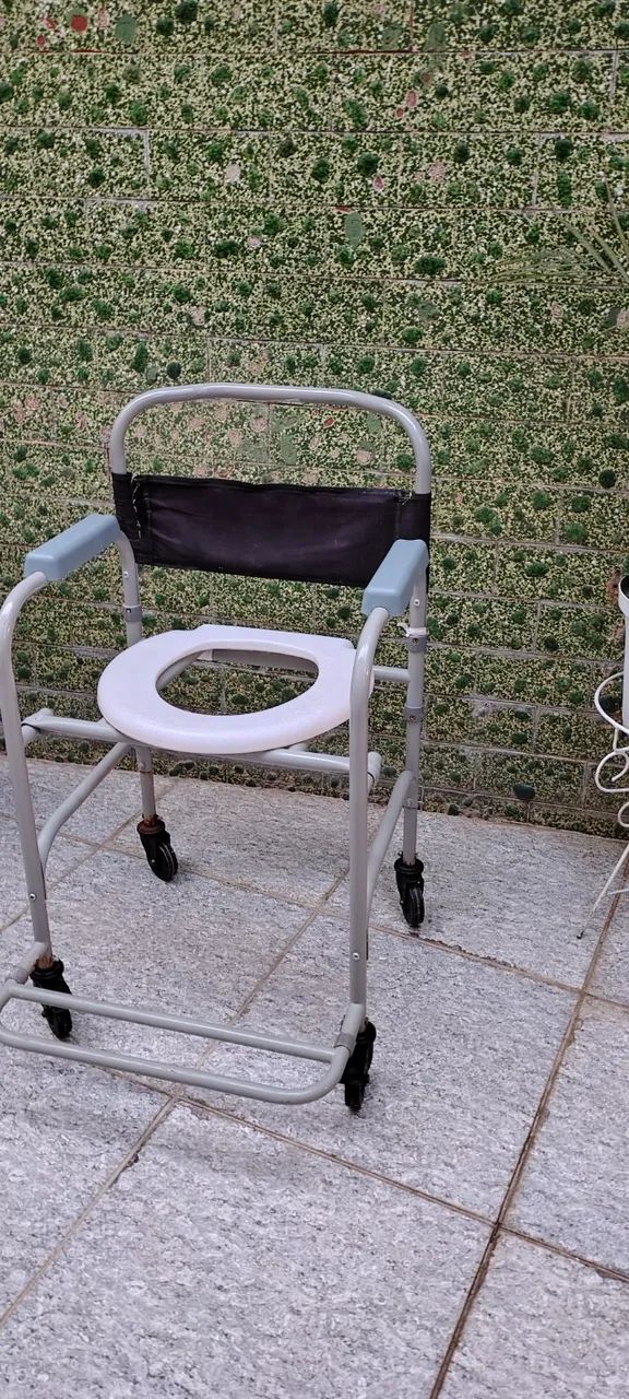 Cadeira de rodas para banho - Foto 3