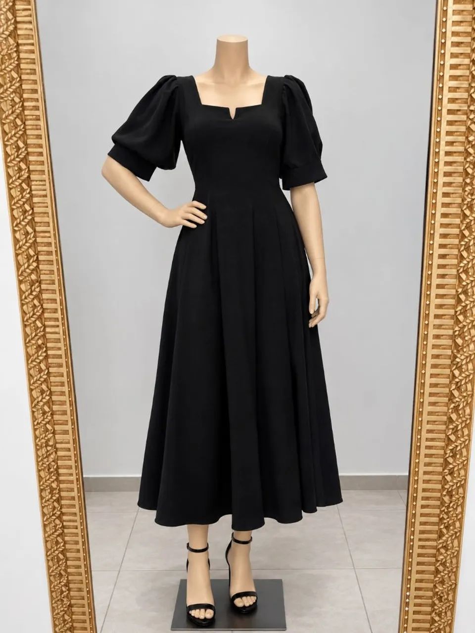 Roupas semi novas ! Usada uma vez, tem vestidos e macaquinhos.  - Foto 5