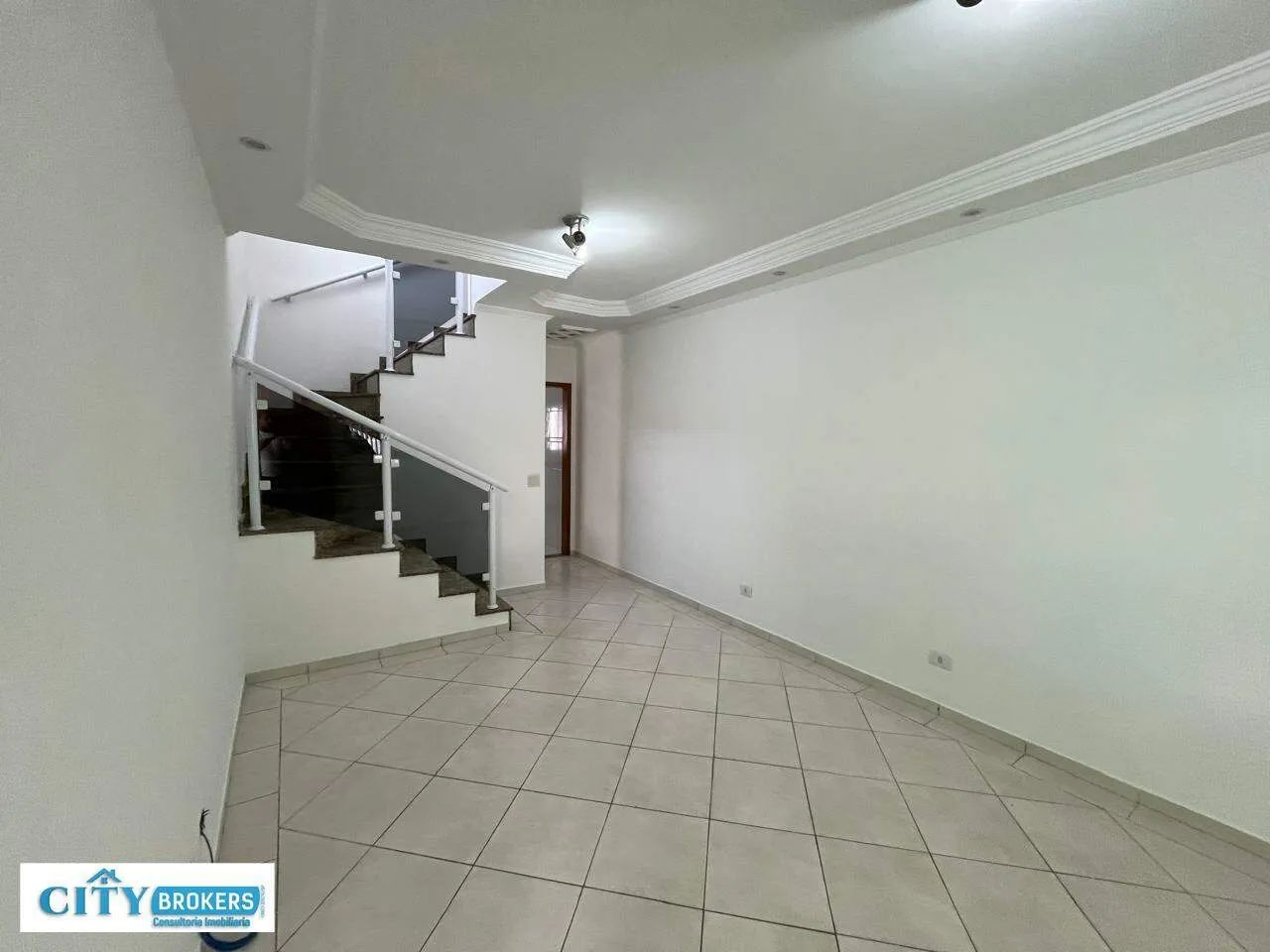Sobrado com 2 dormitórios com ar condicionado, Sala cozinha e quintal com churrasqueira, 2 - Foto 4