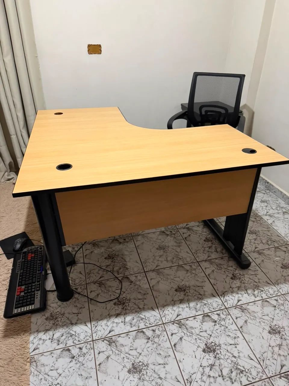 Mesa de escritório e cadeira  - Foto 4