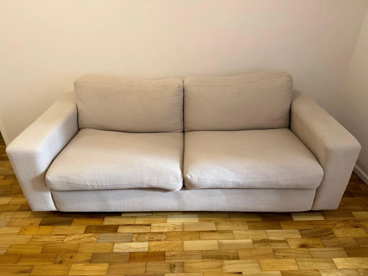 Comfortable Sofa65138122959618120