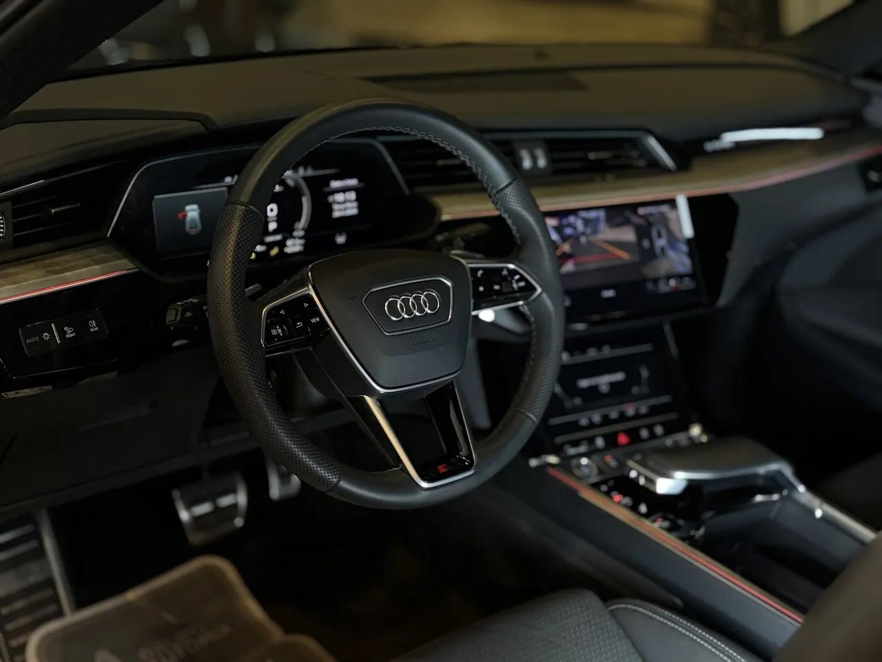 Audi Q8 E-tron Performance Black (elétrico) 2024 - Foto 5
