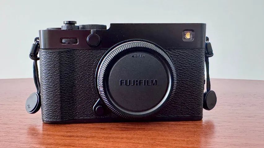 Fujifilm X-E5 (seminova) + Alça Peak Design