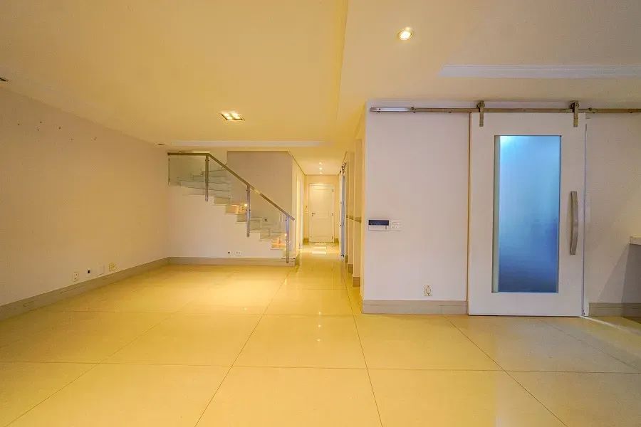 Casa 04 dormitórios com piscina e churrasqueira em Alphaville - Foto 4