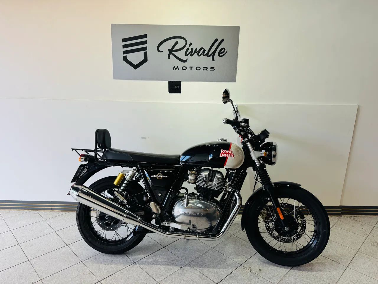 ROYAL ENFIELD INTERCEPTOR 650