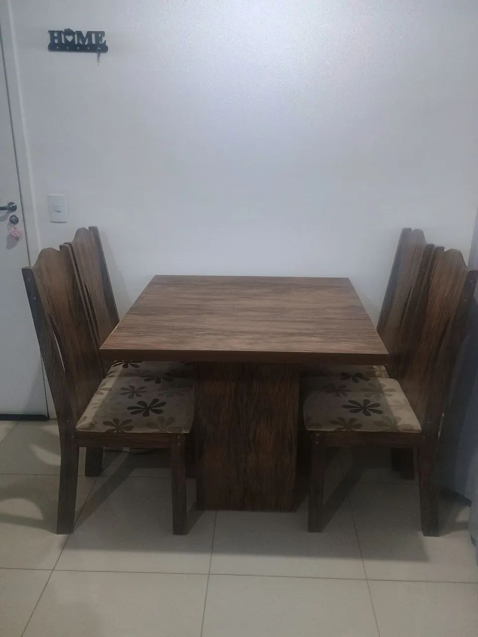 Mesa com 4 cadeiras - Foto 3