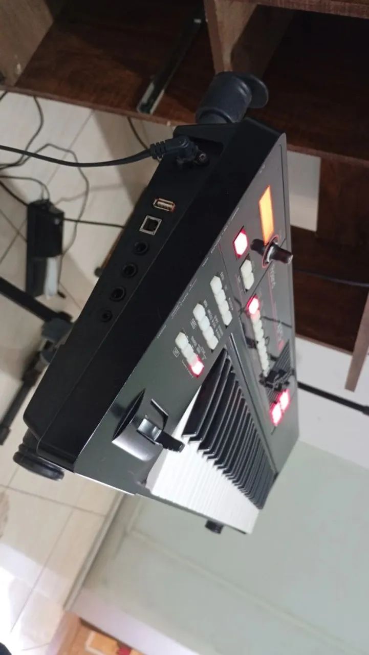 Roland XPS-10 com PACK SAMPLER - Foto 5