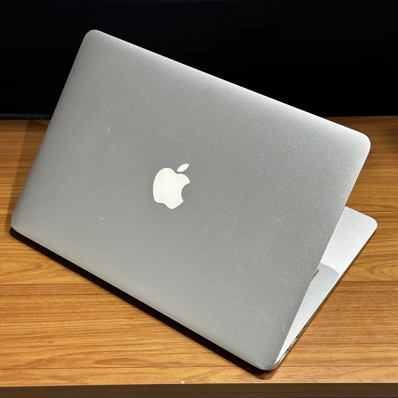 MacBook Air Core i5 (8GB RAM + SSD M2 240GB) - Notebooks