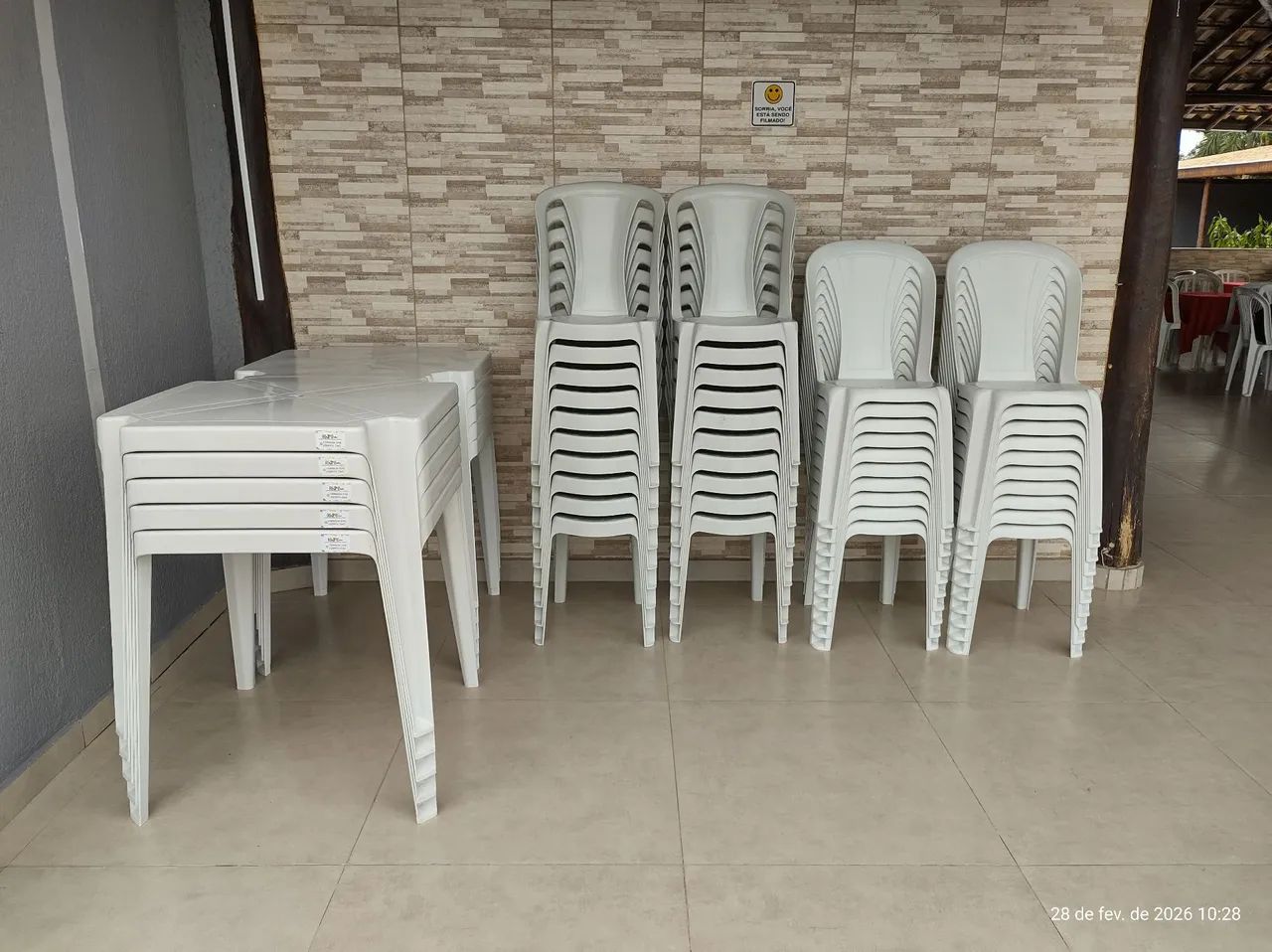 Locação de mesas e cadeiras - Foto 2