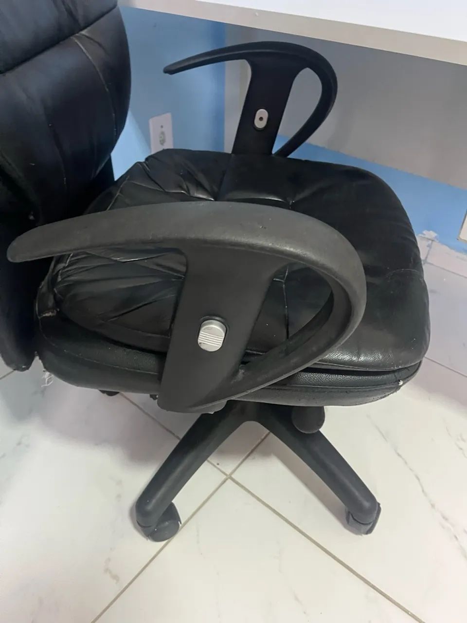 Mesa e cadeira de escritório  - Foto 3