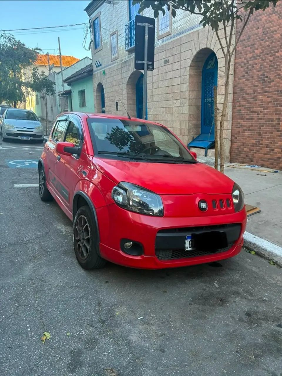 Fiat Uno Sporting 1.4 EVO Fire Flex 8V 4P 2012