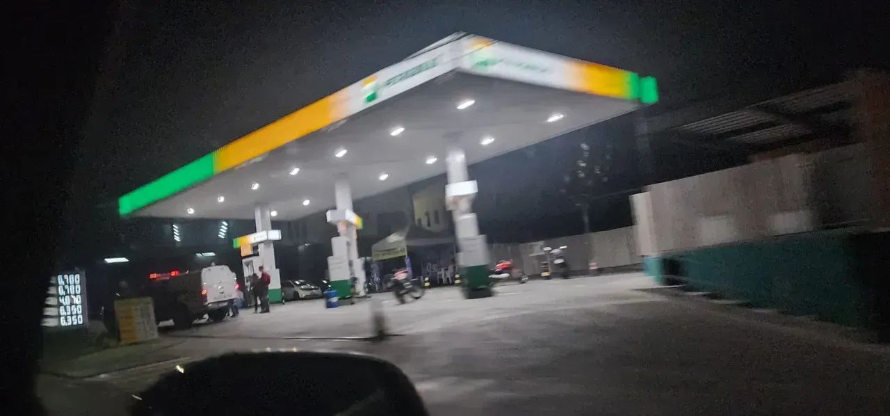 Propriedade com #Posto de Combustíveis + Galpões e Prédio comercial. Na Efigênio Sales - Foto 2