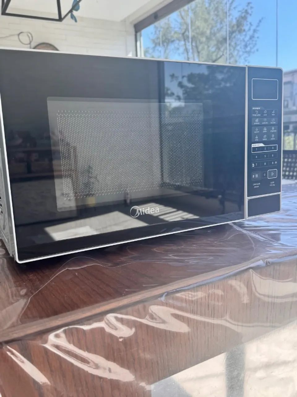 Microondas novo Midea 20 l