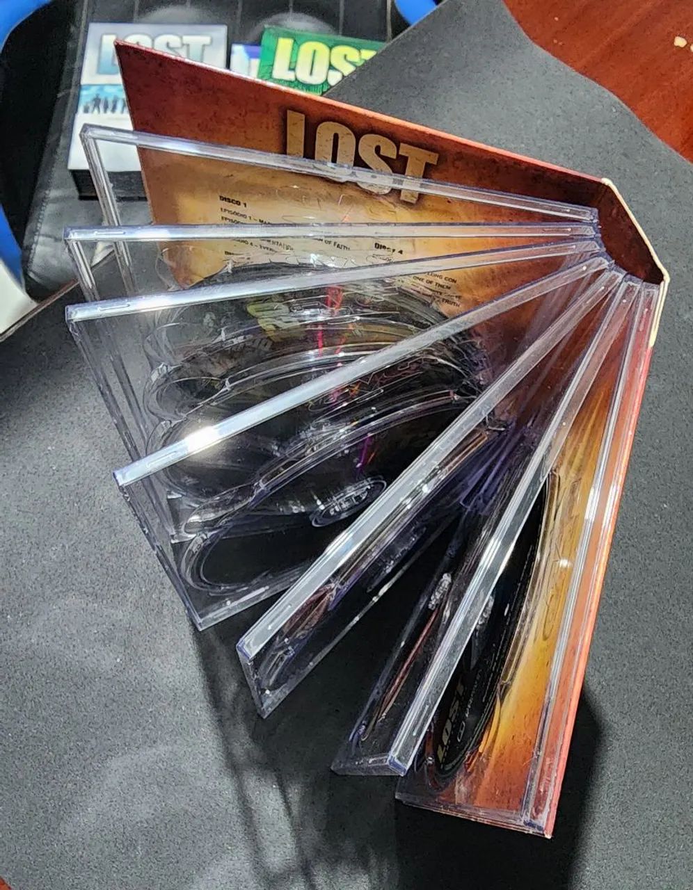 DVD Lost - Temporadas 1 a 4 - Foto 2