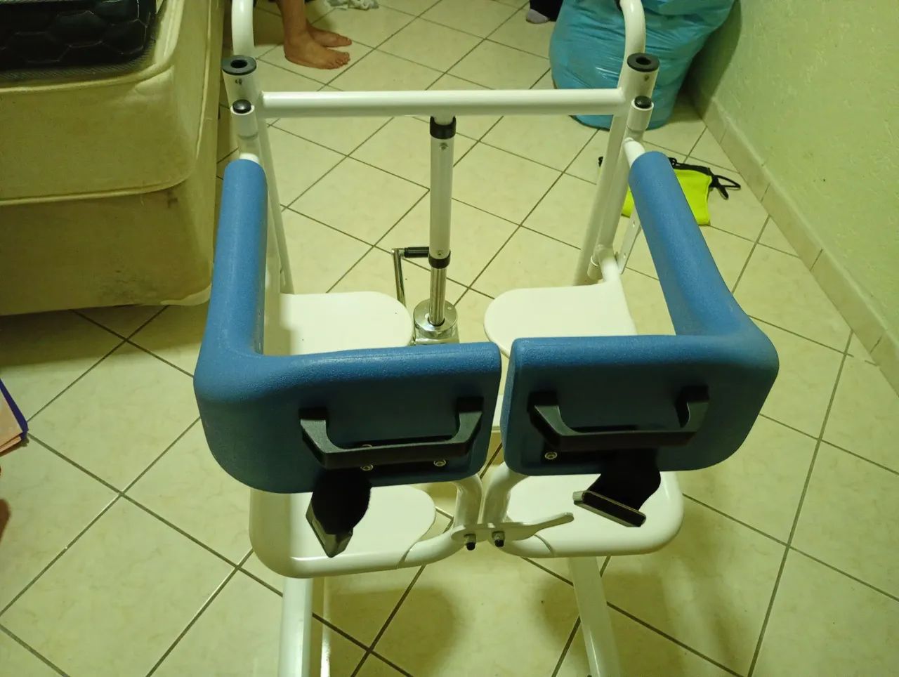 Cadeira de hospital abre e fecha  - Foto 2